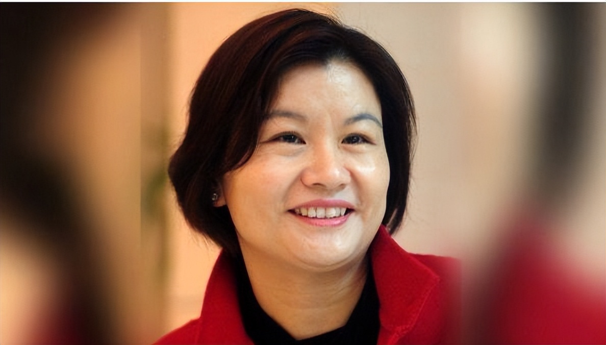 中国最牛打工妹逆袭成580亿女富豪,30岁打工妹的逆袭之路