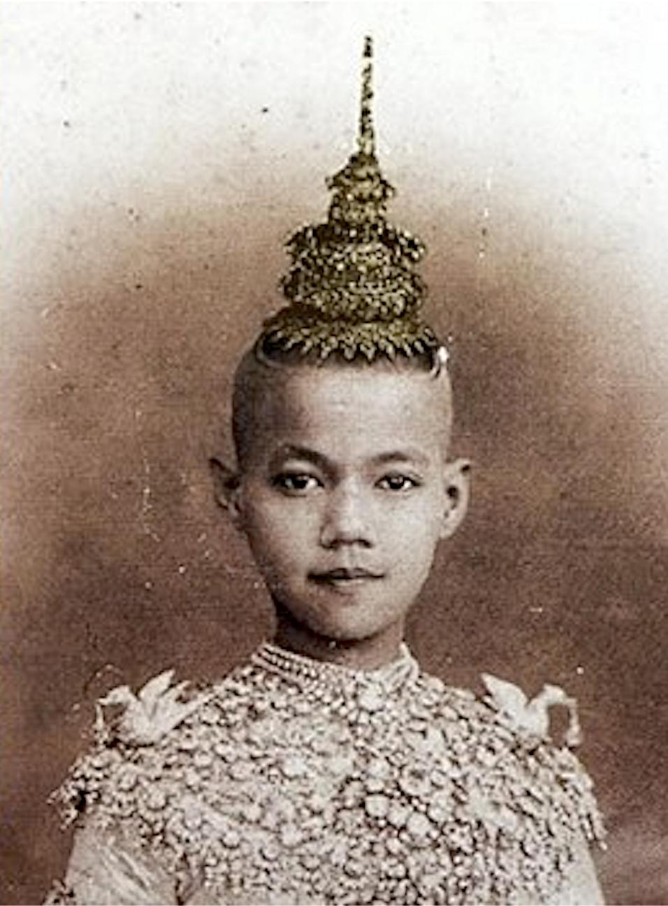 泰国王后苏提达照片,泰国王后苏提达为什么不戴皇冠