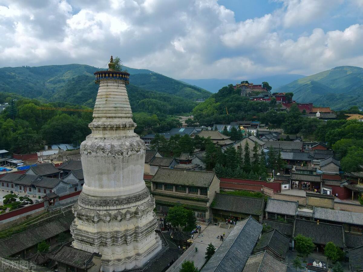 山西佛教圣地五台山珠光塔,山西省五台山四大佛教胜地之首