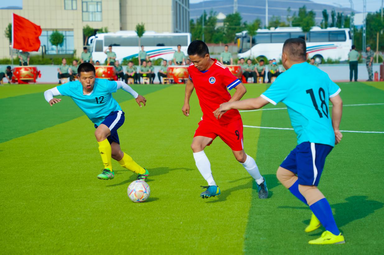 奔跑吧战士,绿茵场上尽情奔跑感受比赛的快乐