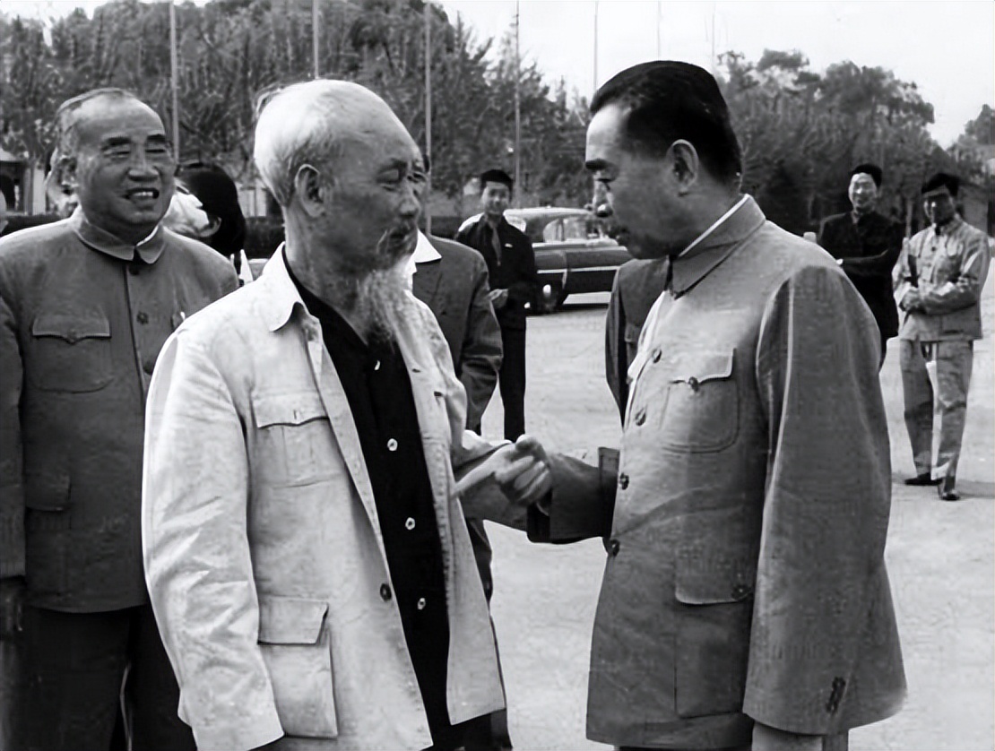 毛主席接见胡志明时，提出了一个要求，胡志明立即拒绝