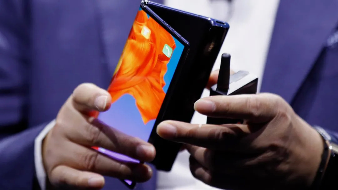 3000字读懂折叠屏:黄牛代购多加2000元,你还会买折叠屏手机吗?