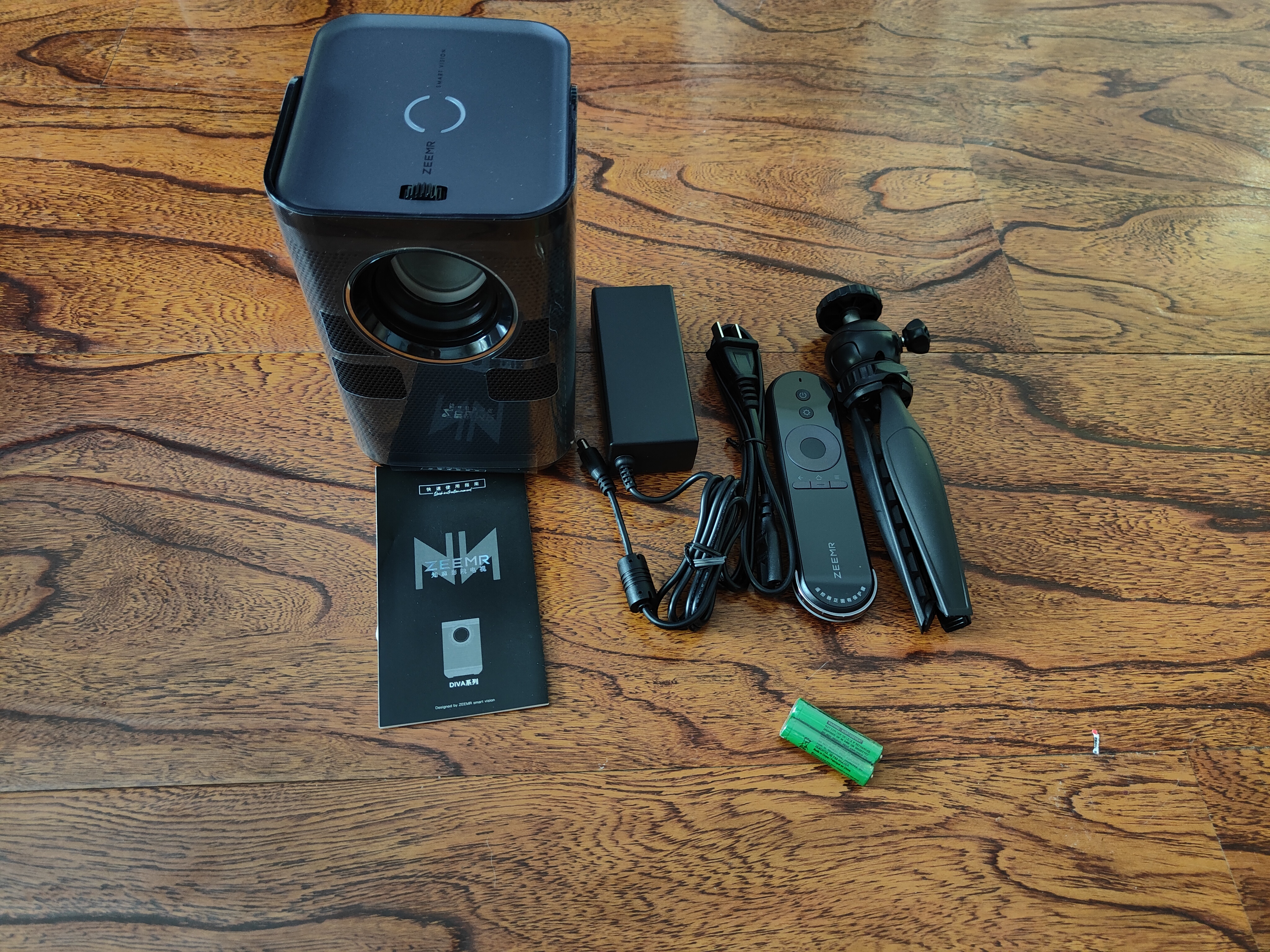 知麻divapro投影仪怎么使用,知麻投影仪divapro白天效果