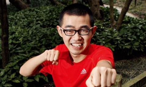 男子向母校捐赠1000万,男子毕业后给母校捐1000万