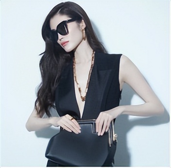 超模何穗崔始源,崔始源刘雯何穗