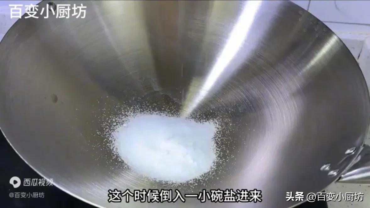 新铁锅怎么开锅不生锈不粘锅视频,新铁锅开锅怎么烧都不变颜色