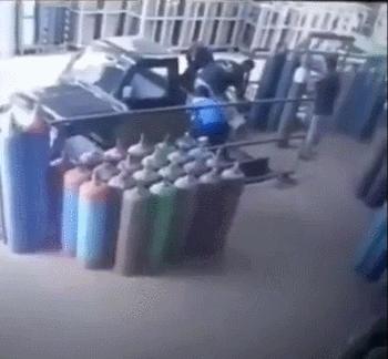 乙炔瓶与氧气瓶的安全距离,乙炔和氧气瓶安全距离是多少