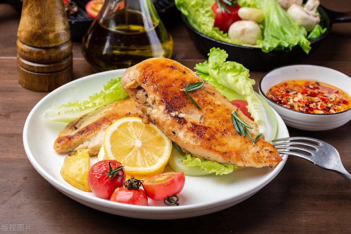 好身材不能忽视力量训练8个动作,想练好身材你就得做力量训练