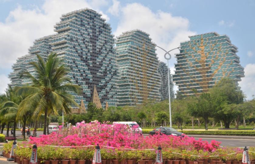 海南三亚海滩地标建筑,三亚地标建筑九棵树大楼
