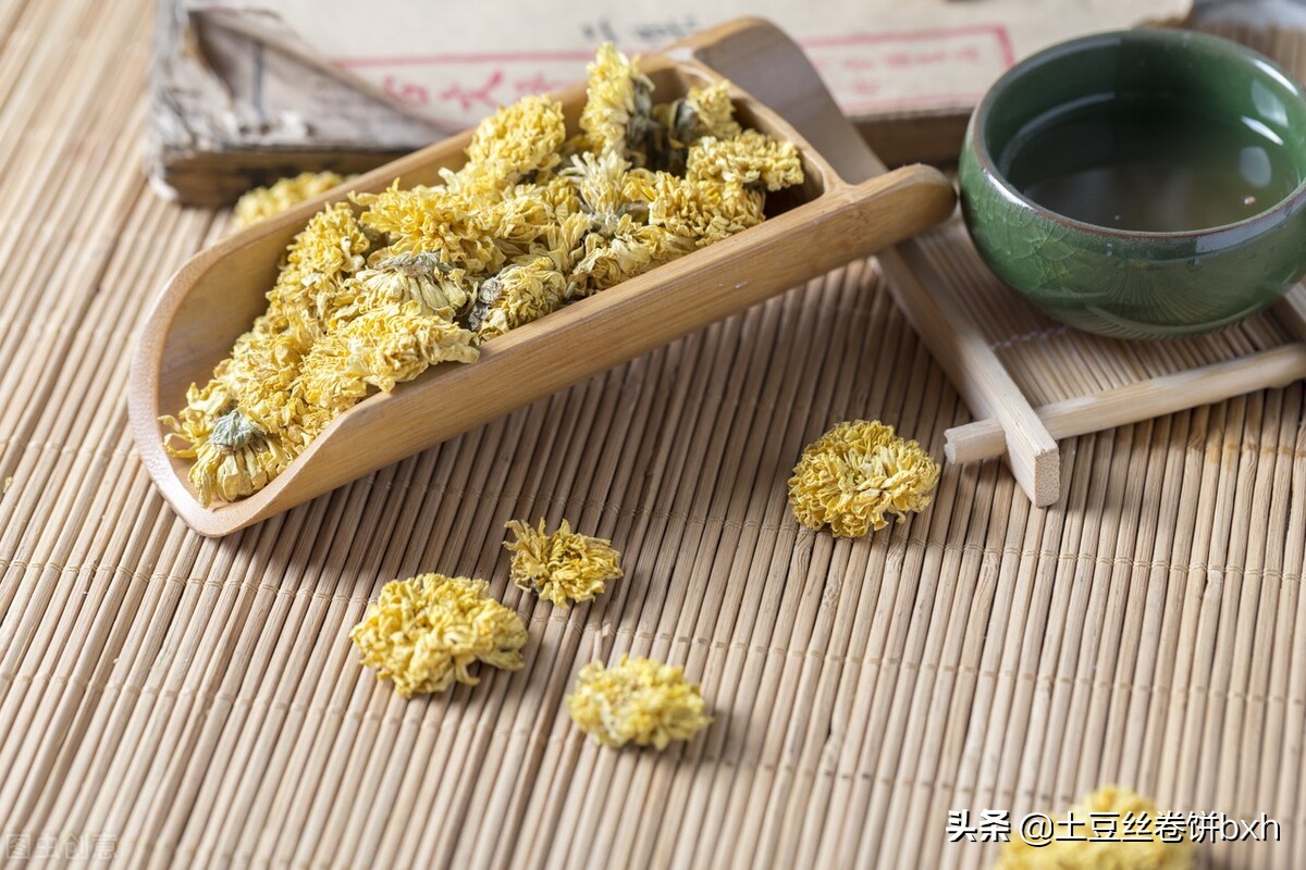 天热泡哪种菊花茶好喝点,天气热喝菊花茶解暑吗