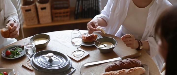 小户型用圆形餐桌还是方形桌,方形餐桌和长方形餐桌哪个更实用