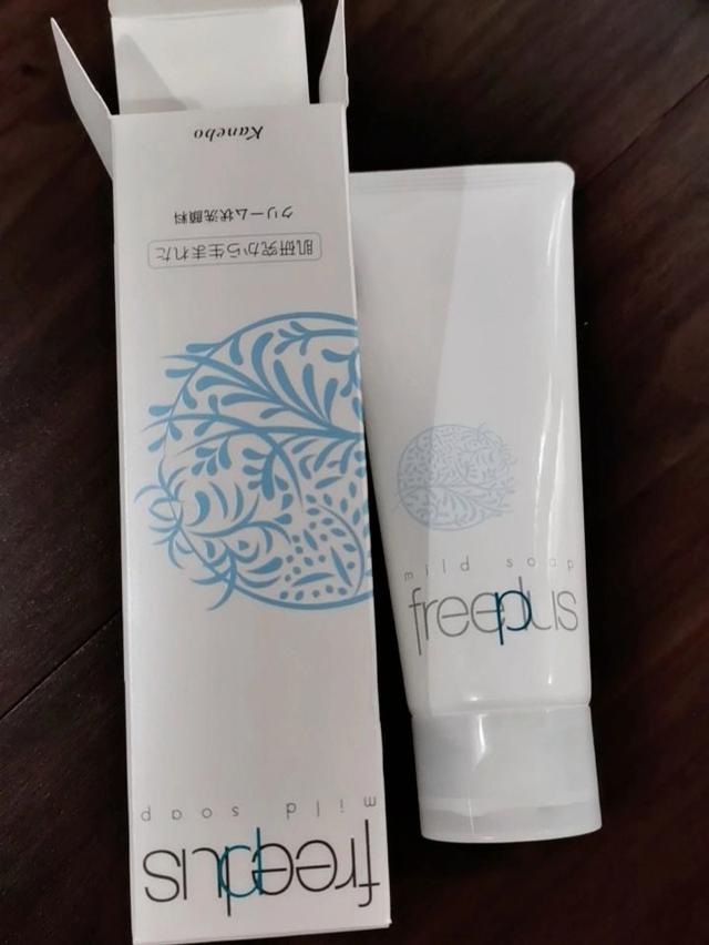 深层洁净去角质层洗面奶,洗面奶保湿不紧绷深层清洁测评