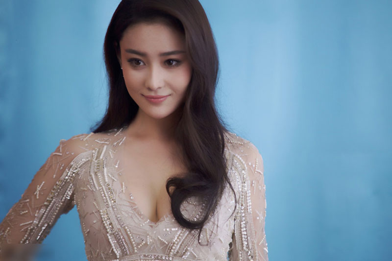 一手烂牌打出王炸的张馨予,张馨予一手烂牌打王炸