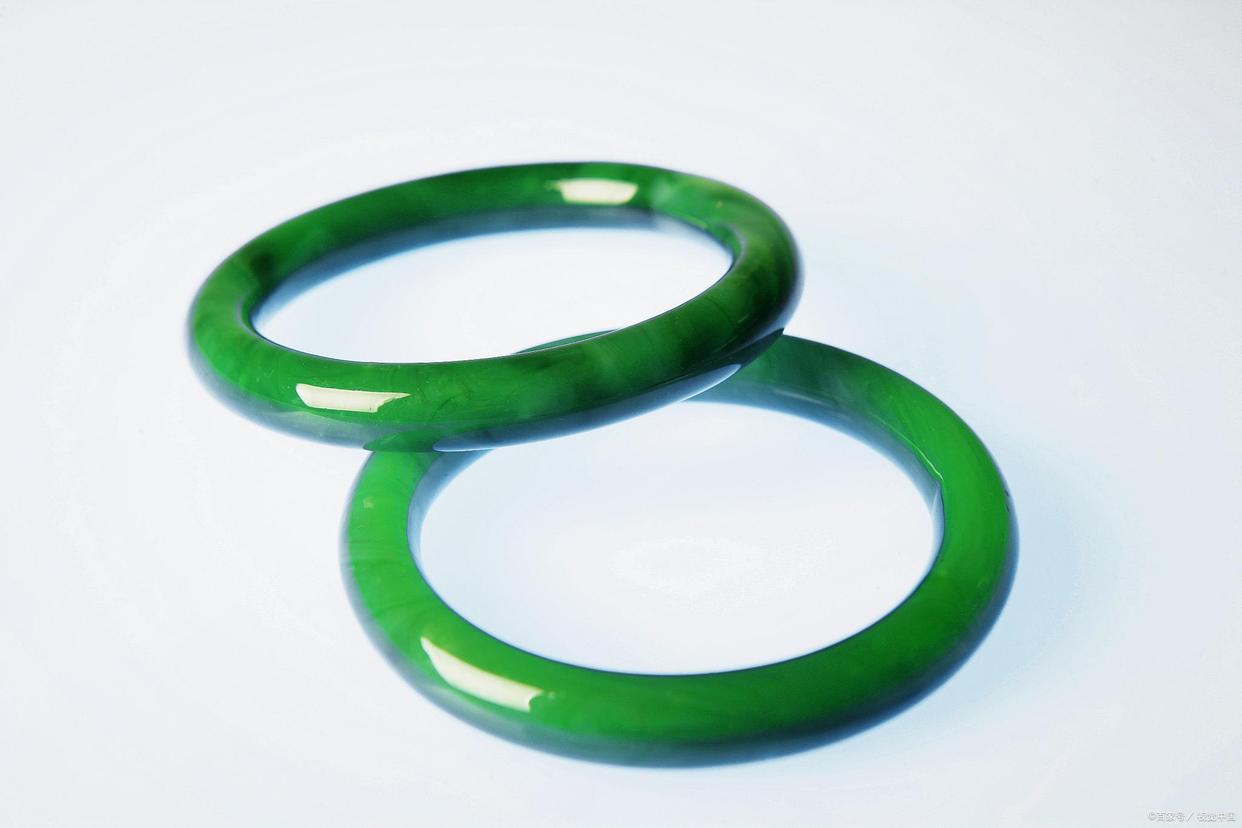 女神节的礼物当然少不了,适合女神节的礼物有哪些呢