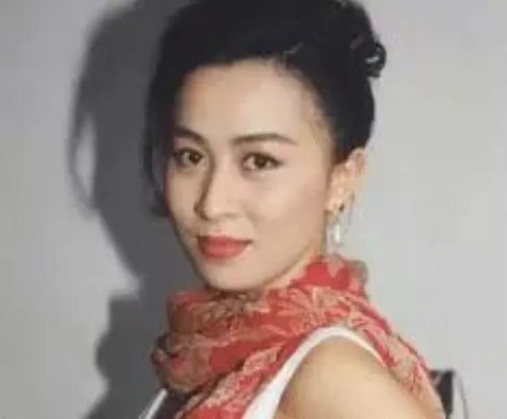 梅艳芳被扇耳光引发的血案,梅艳芳被甩巴掌事件