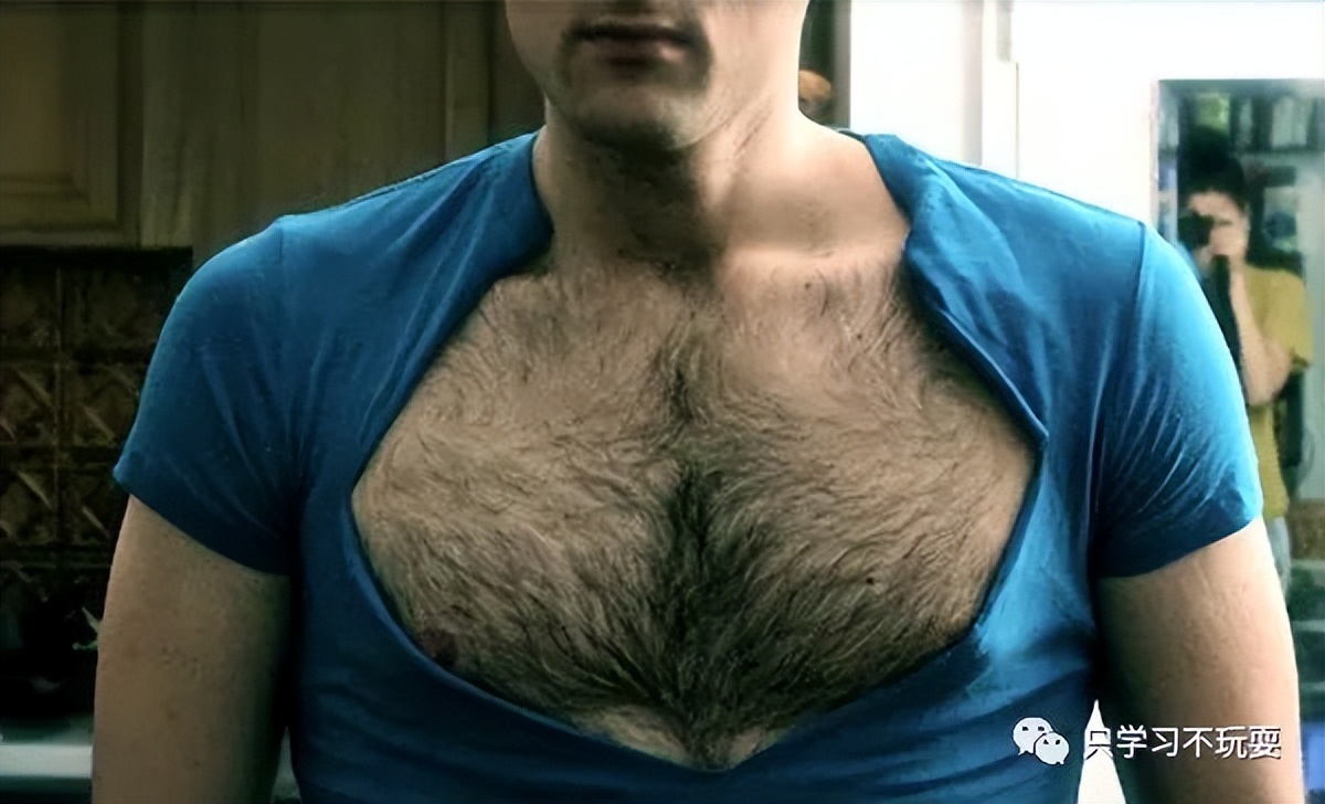 女生胸部上长了白色小点点,女生胸部长了好多小红点疙瘩