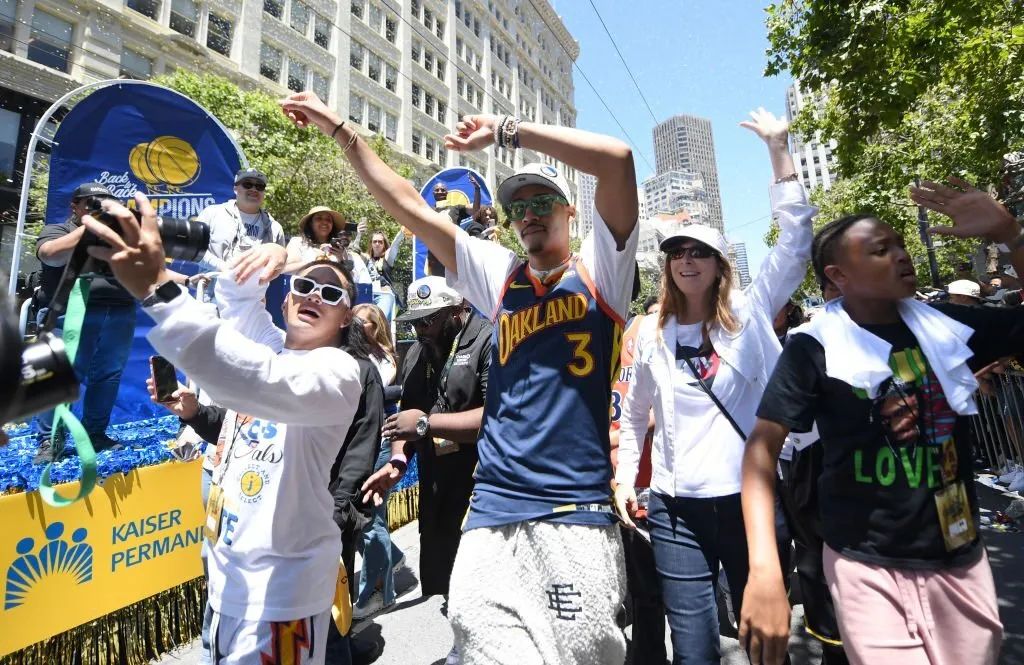 有没有那种软但是不会塌的枕头,没有回弹力的枕头