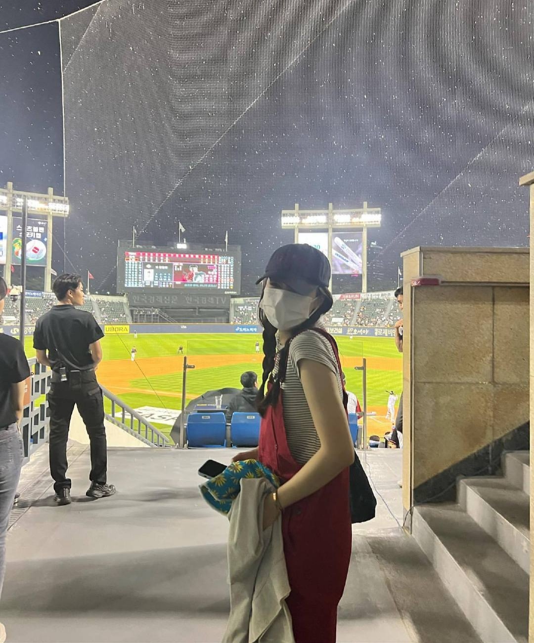 孙娜恩红毯造型,孙娜恩粉红色裙子