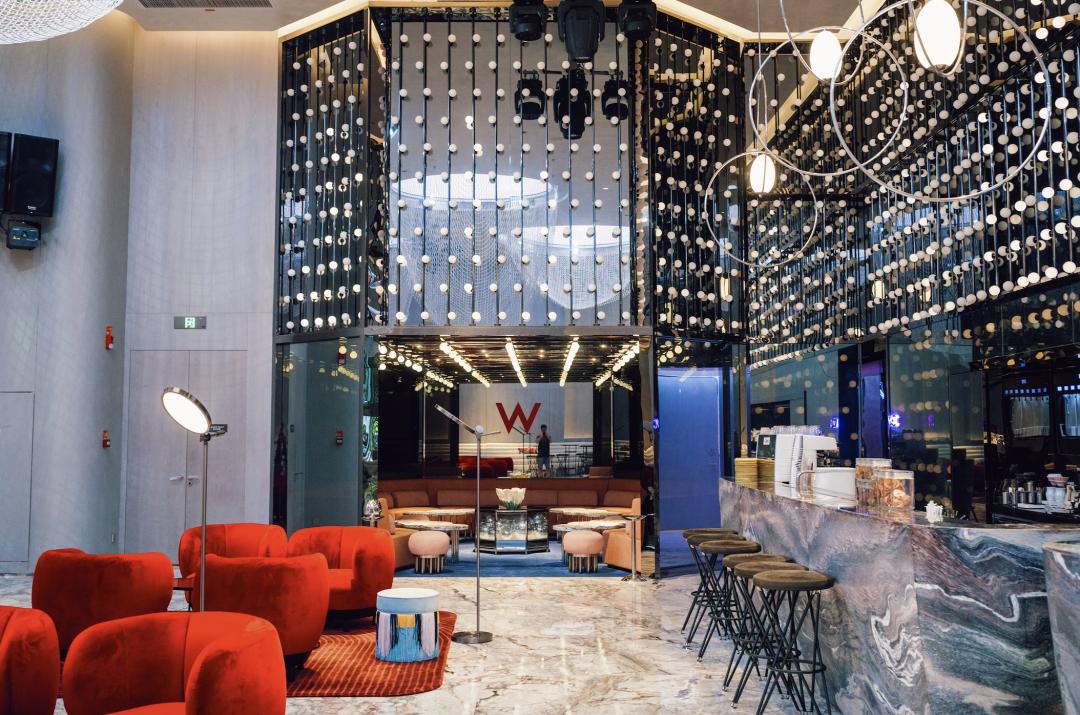 这世界是个巨大的游乐场,这世界就是巨大的游乐场