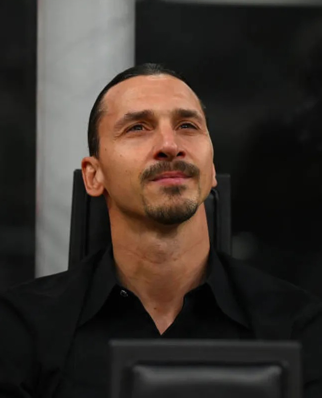 传奇谢幕41岁伊布宣布退役,伊布回米兰退役视频