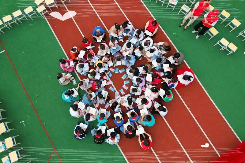 西安因你而美丨“秦人之星”道德典型宣讲进校园爱心传递正能量