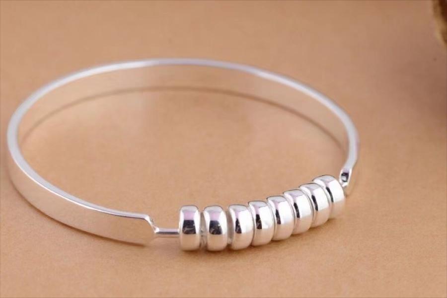 特别细的手链怎么戴,戴便宜表丢人吗