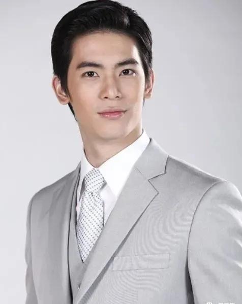 泰剧花环夫人嫣儿,泰剧花环夫人原版小说