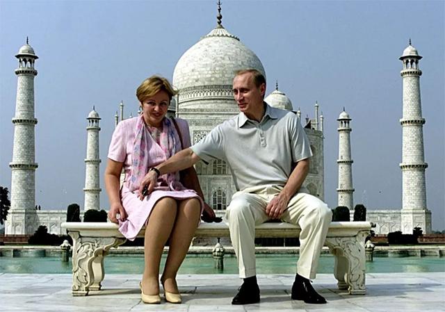 普京当选总统后第一件事,普京当选总统后流泪讲话视频