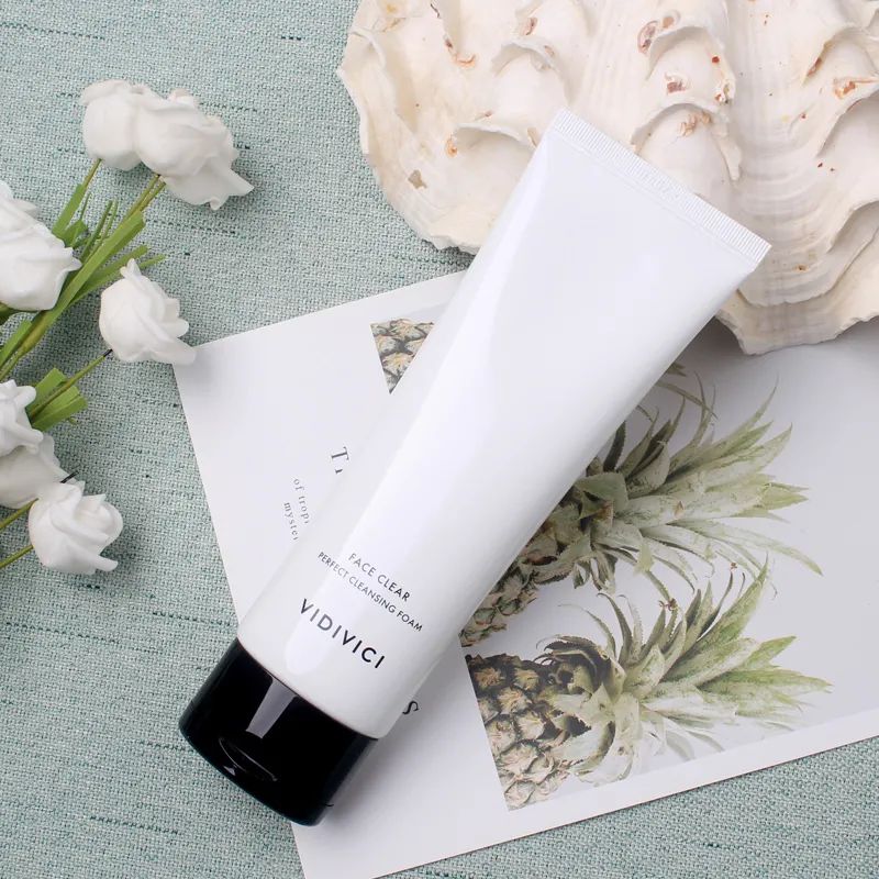 vidivici蚕丝美白保湿洗面奶,vidivici洗面奶和香奈儿洗面奶