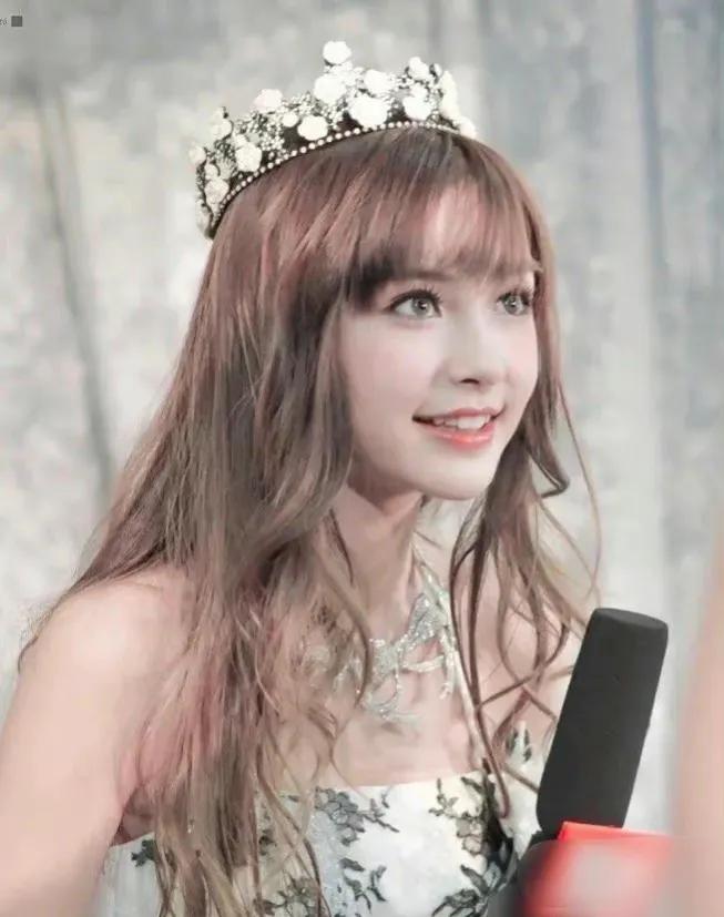 angelababy染的头发漂的颜色,angelababy染红发