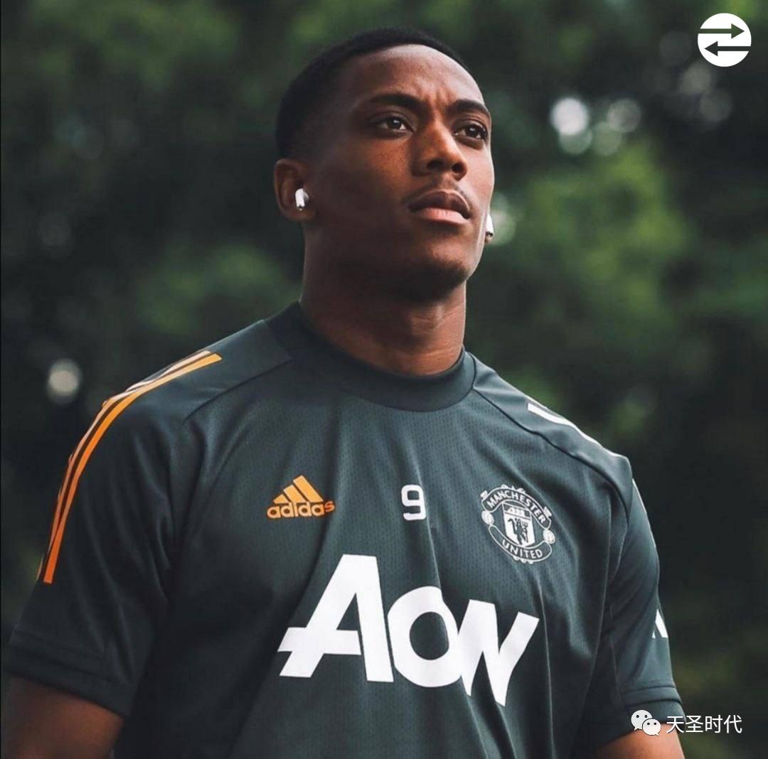 欧洲足坛最新转会消息汇总,足坛转会新闻2005