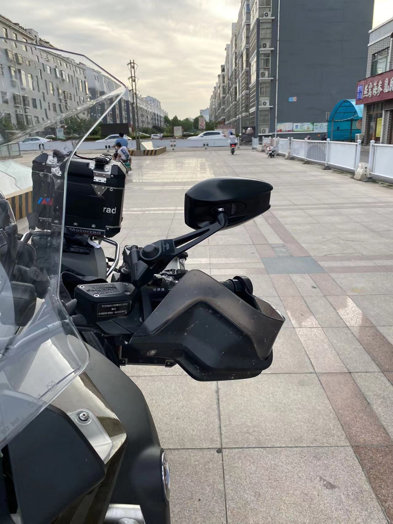 宝马1250adv四十周年纪念版反光镜,宝马1250adv反光镜拆卸