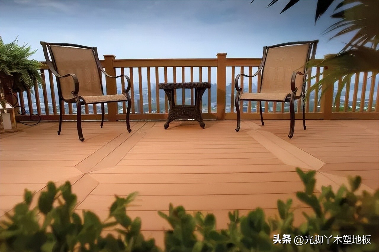 塑木地板贵还是实木贵,塑木地板的材质环保吗