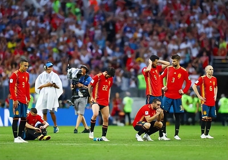 梅西与马拉多纳在阿根廷的影响力,马拉多纳短暂达到梅西的高度