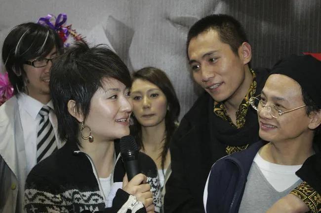 刘烨和妻子是如何相识的,刘烨荧幕情侣