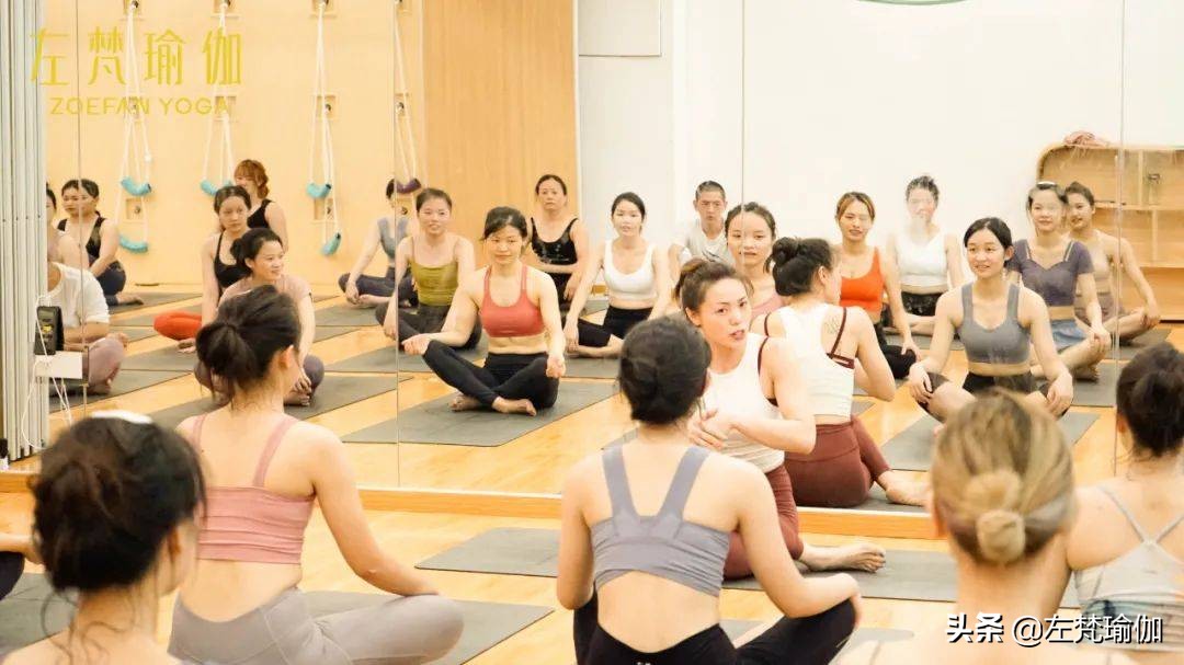 经期可以做的瑜伽运动瑜伽体式,瑜伽初学者的瑜伽体式