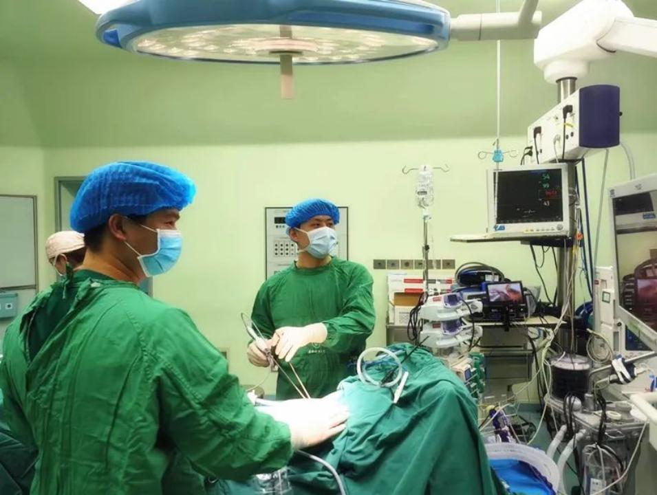 手心出汗是怎么回事怎样治疗,手汗症出汗特别严重用什么能止汗