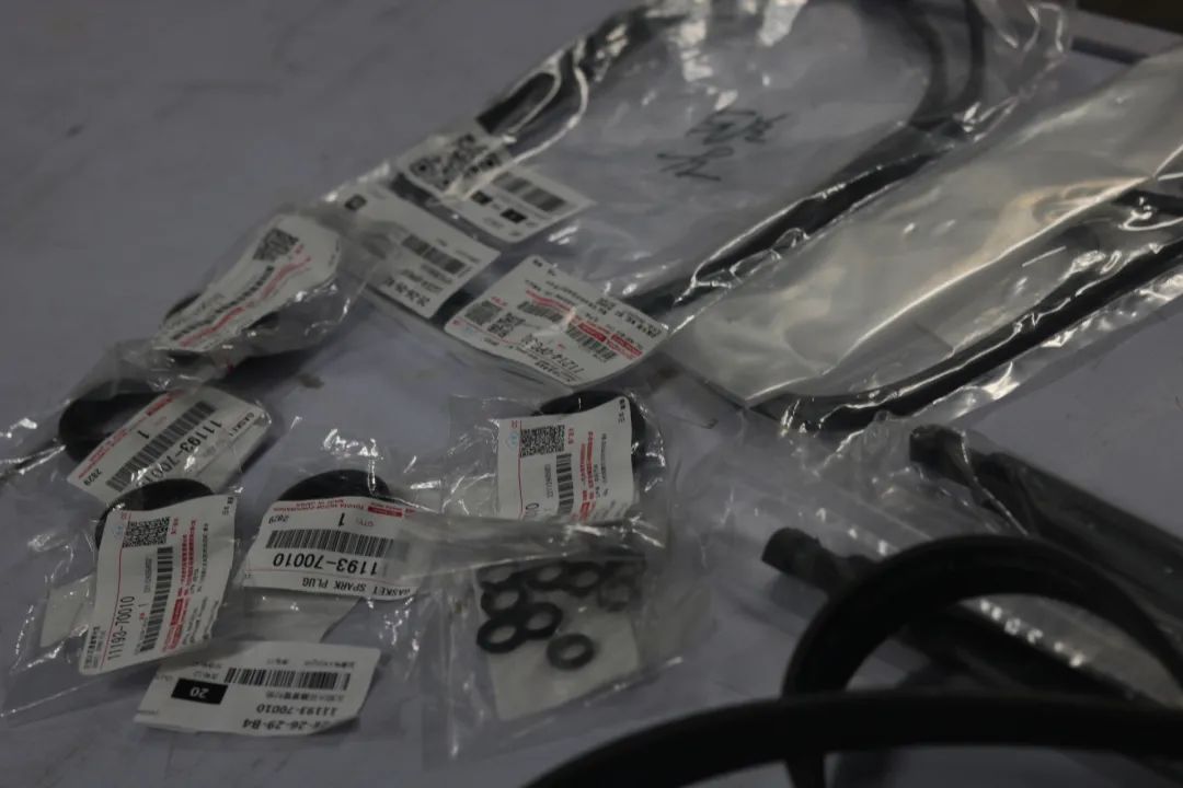 13代半皇冠底盘松散回炉重造,十三代皇冠彻底整备