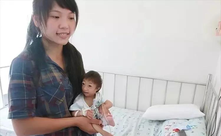 2009年湖南女子生下2斤重小猴子,湖南女子生了个小猴子上综艺节目