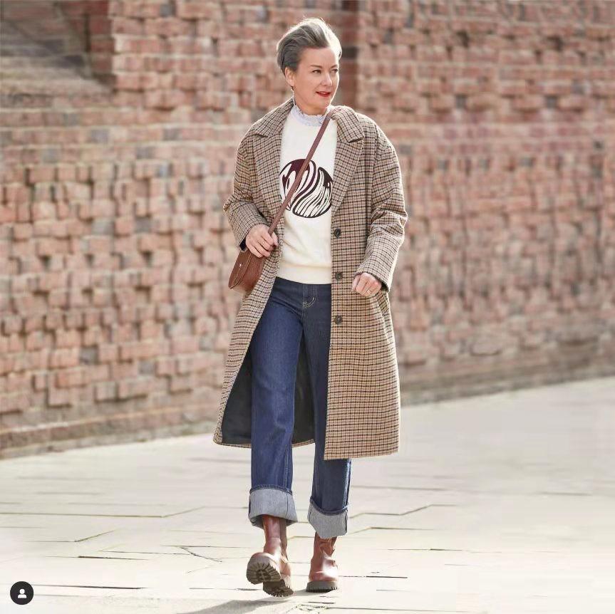 春季长得瘦的女生穿什么外套好看,肩宽背厚学生党适合什么秋季外套