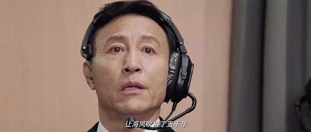 摘皇家*徽警**，无误差手表，放5次烟花，8部细节拉满的回归题材电影