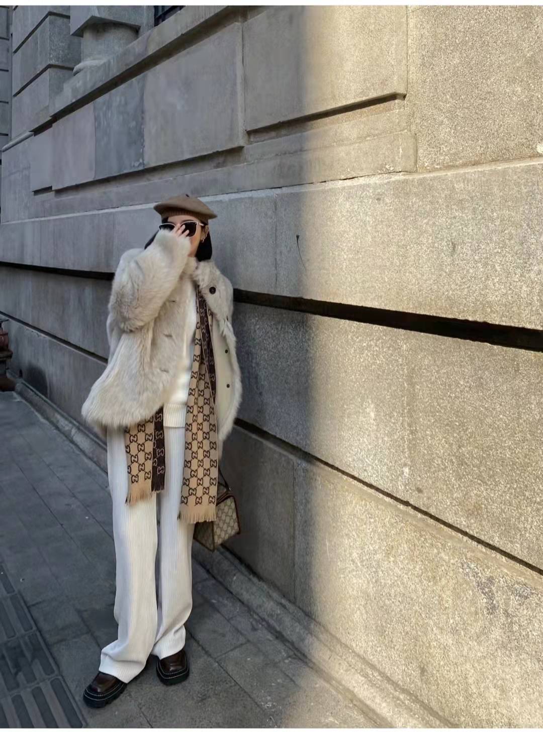 短款皮草下身搭配什么好看,短款皮草外套怎么搭配好看女生