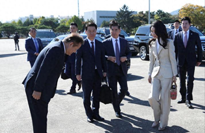 韩国第一夫人穿搭西服套装,韩国第一夫人服装秀