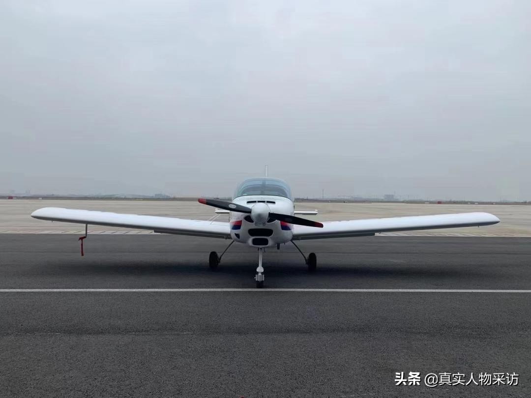 小学生自制最简单的遥控飞机,四川20岁小伙自制旋翼飞机