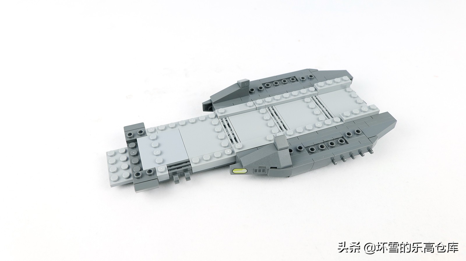 森宝积木6800a拼装视频,胖妞100个积木拼一个超大的机器人