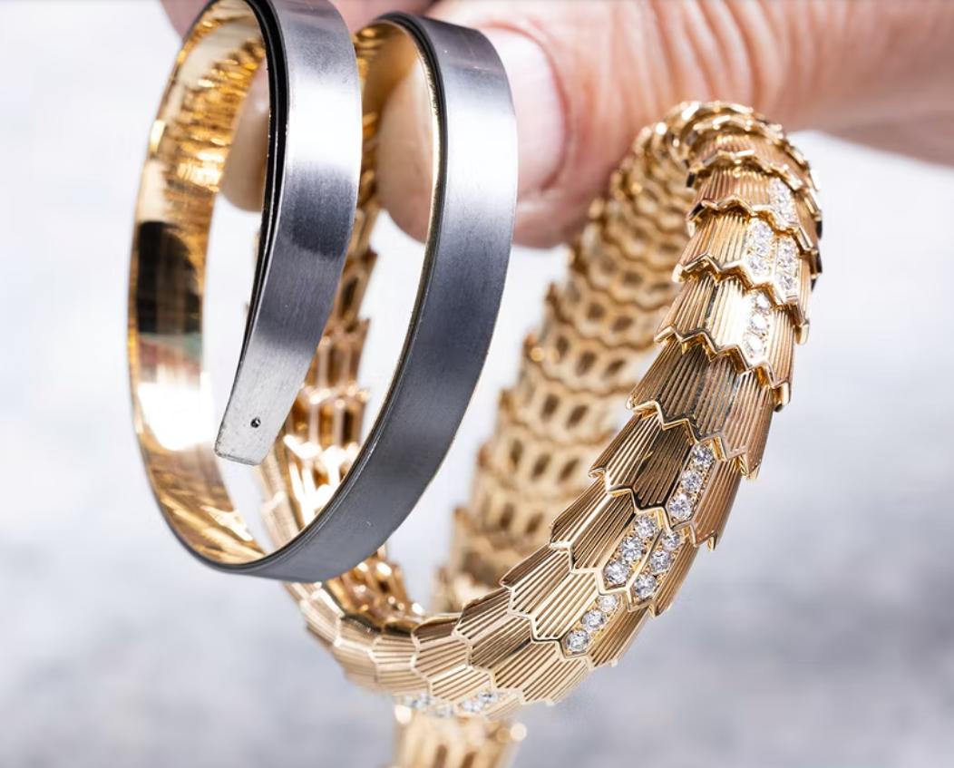 宝格丽serpentiseduttori蓝针,宝格丽serpenti灵蛇古董腕表