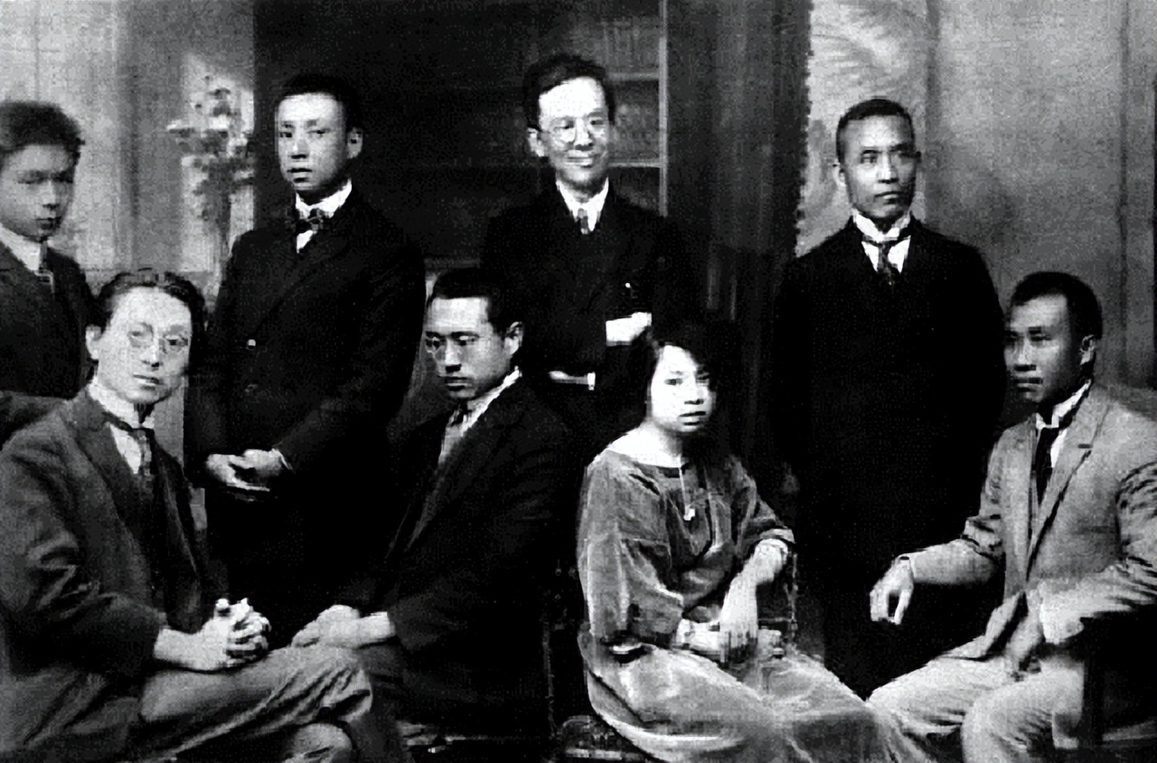 *德朱**之女朱敏，为生存曾装哑2年，晚年称：无法原谅母亲的叛变