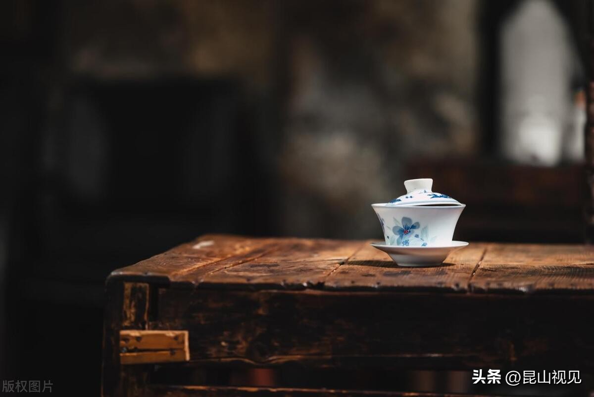 一生必读的经典书名人推荐,名人情感故事书单大全