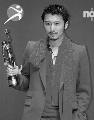 第41届香港电影金像奖颁奖刘青云,41届香港金像奖最佳男主角刘青云