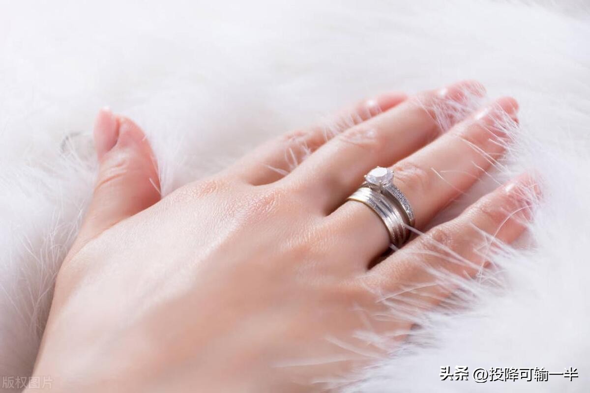 一直戴在不同手指的寓意,手上戴的每一个东西都有它的意义